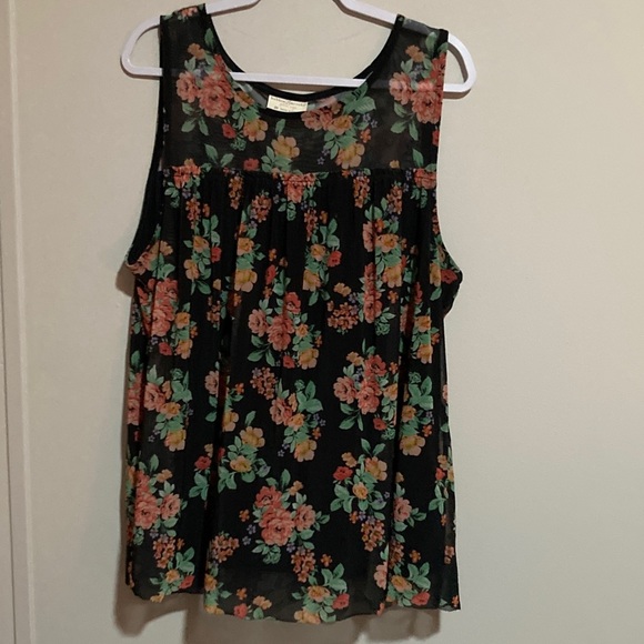 Bobbie Brooks Tops - Bobbie Brooks Floral Sleeveless Blouse - Black and Pink